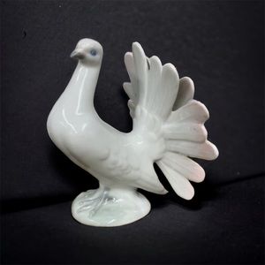 DGR Porcelain Fantail Dove Figurine Bird Carl Scheidig Grafenthal Germany